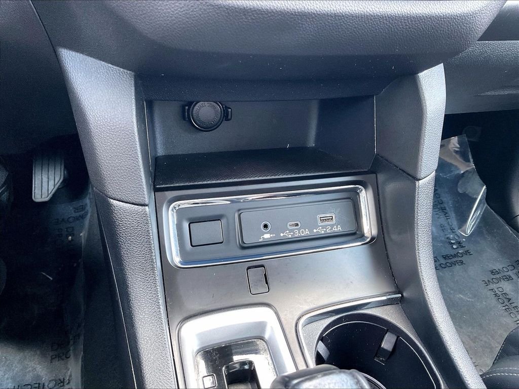 Used 2023 Ice Silver Metallic Subaru Limited image 25