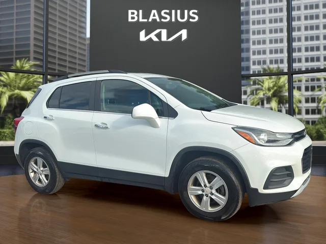 Used 2019 White Chevrolet LT image 7