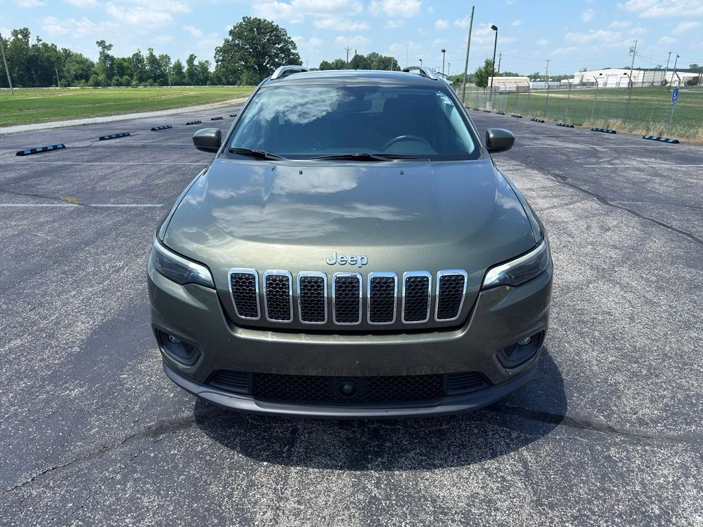 Used 2021 Green Jeep Latitude Lux image 21