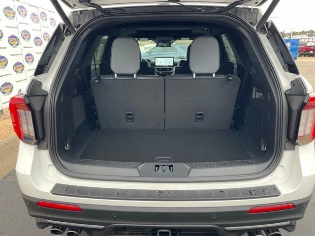 2026 Ford Explorer ST - Photo 6