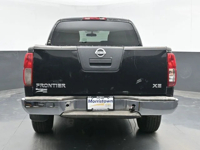 Used 2015 Black Nissan SV image 12