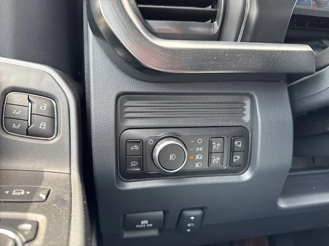 Used 2025 Gray Ford Lariat image 26