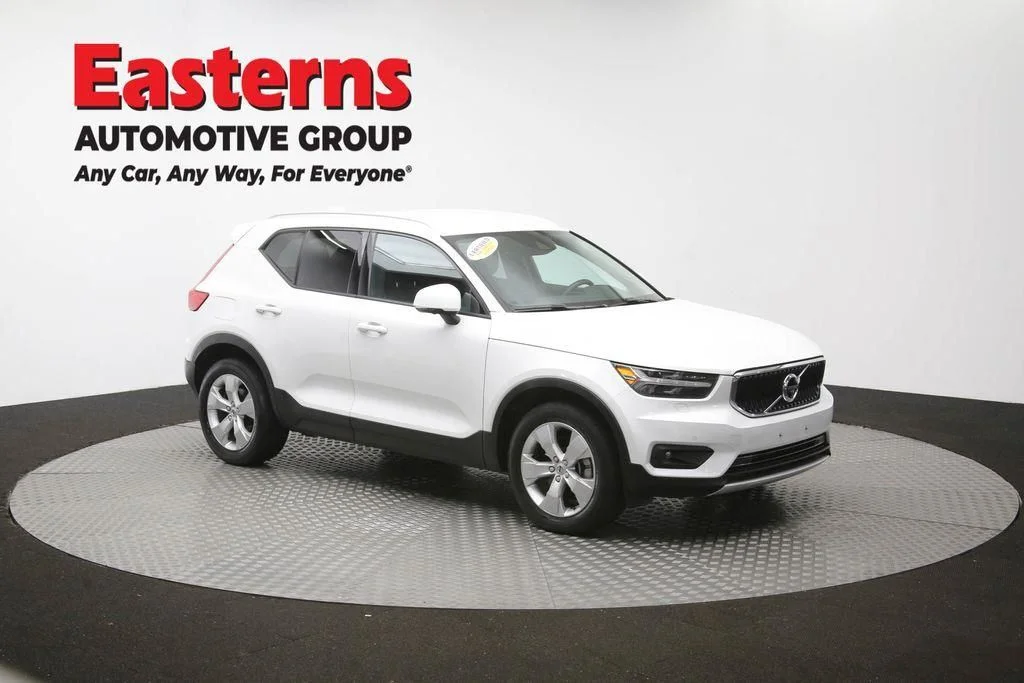 Used 2022 White Volvo Momentum image 49