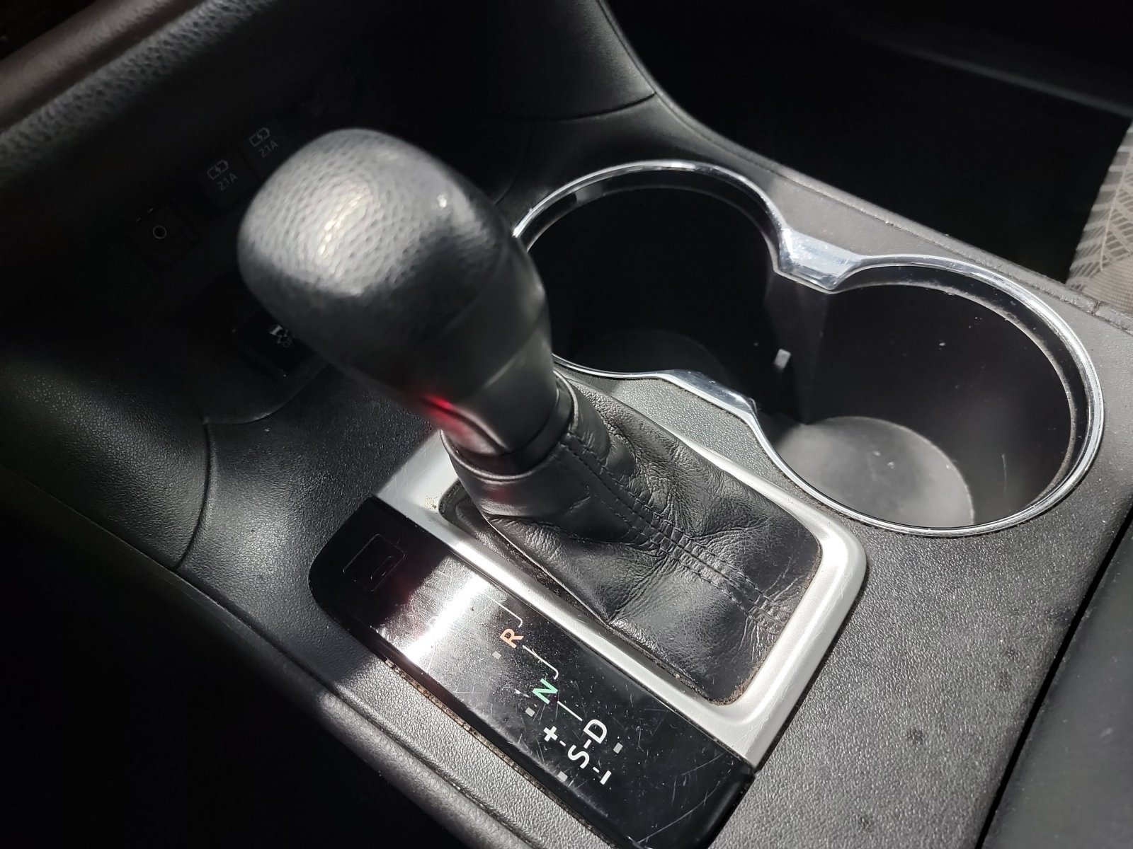 Used 2019 Midnight Black Metallic Toyota LE image 25