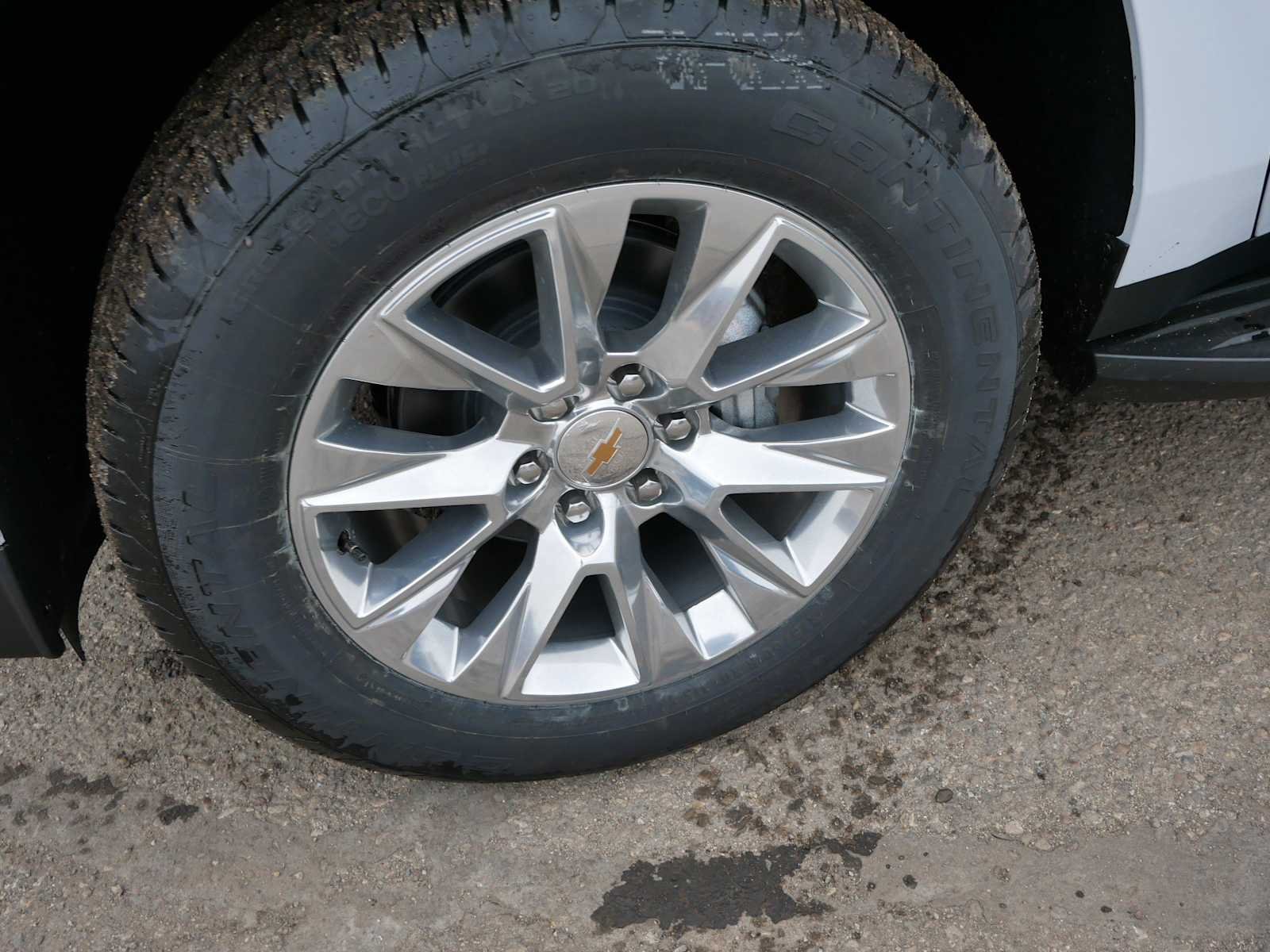 2026 Chevrolet Suburban Premier - Photo 9
