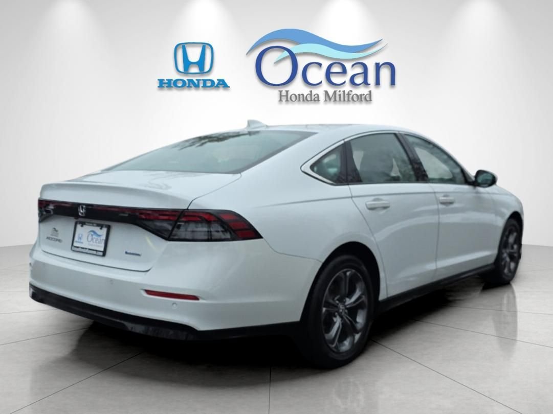 Used 2023 Platinum White Pearl Honda EX-L image 2