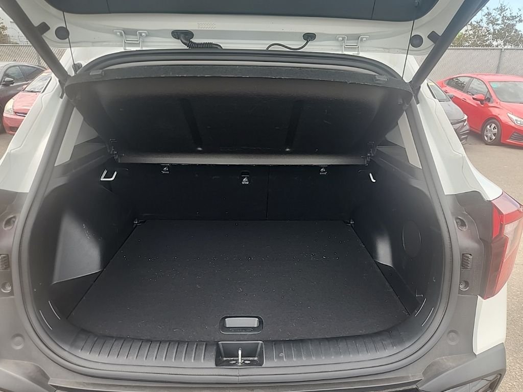 Used 2024 White Kia SX image 18