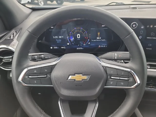 Used 2025 Gray Chevrolet LT image 26