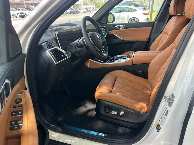 New 2026 Alpine White BMW xDrive50e image 4