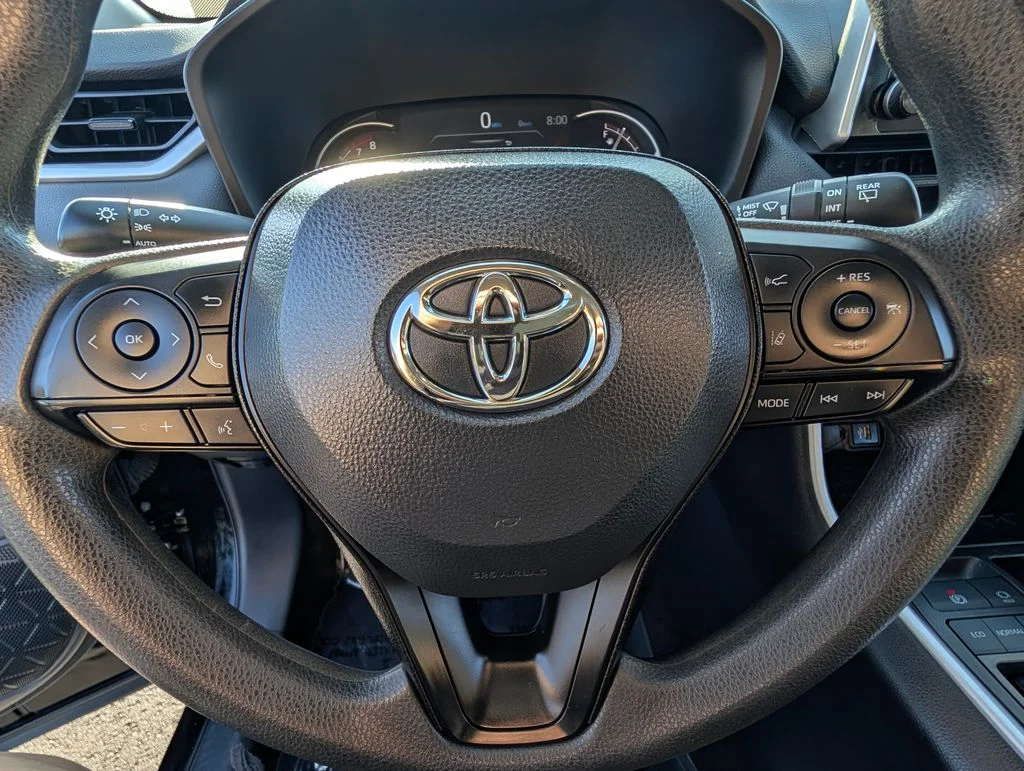 2024 Toyota RAV4 XLE - Photo 20