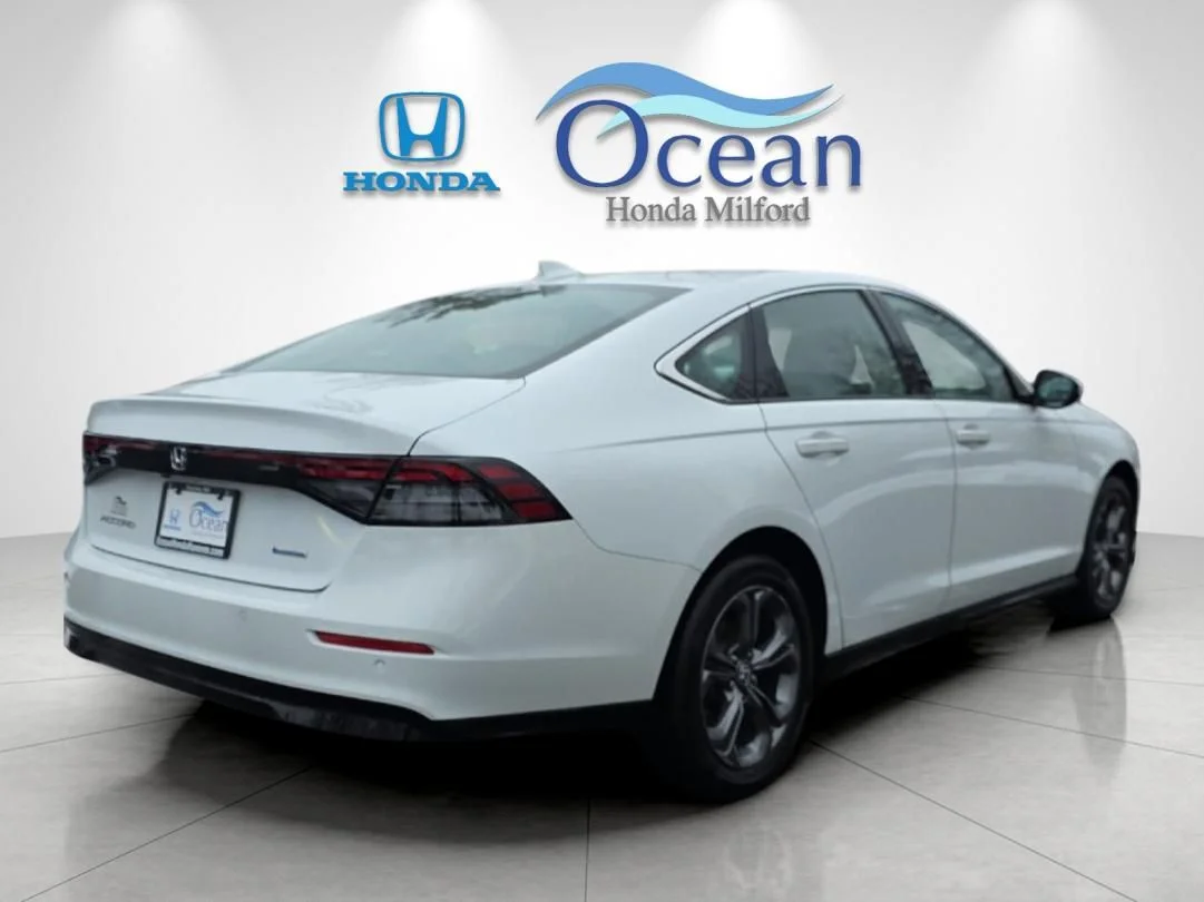 Used 2023 Platinum White Pearl Honda EX-L image 2