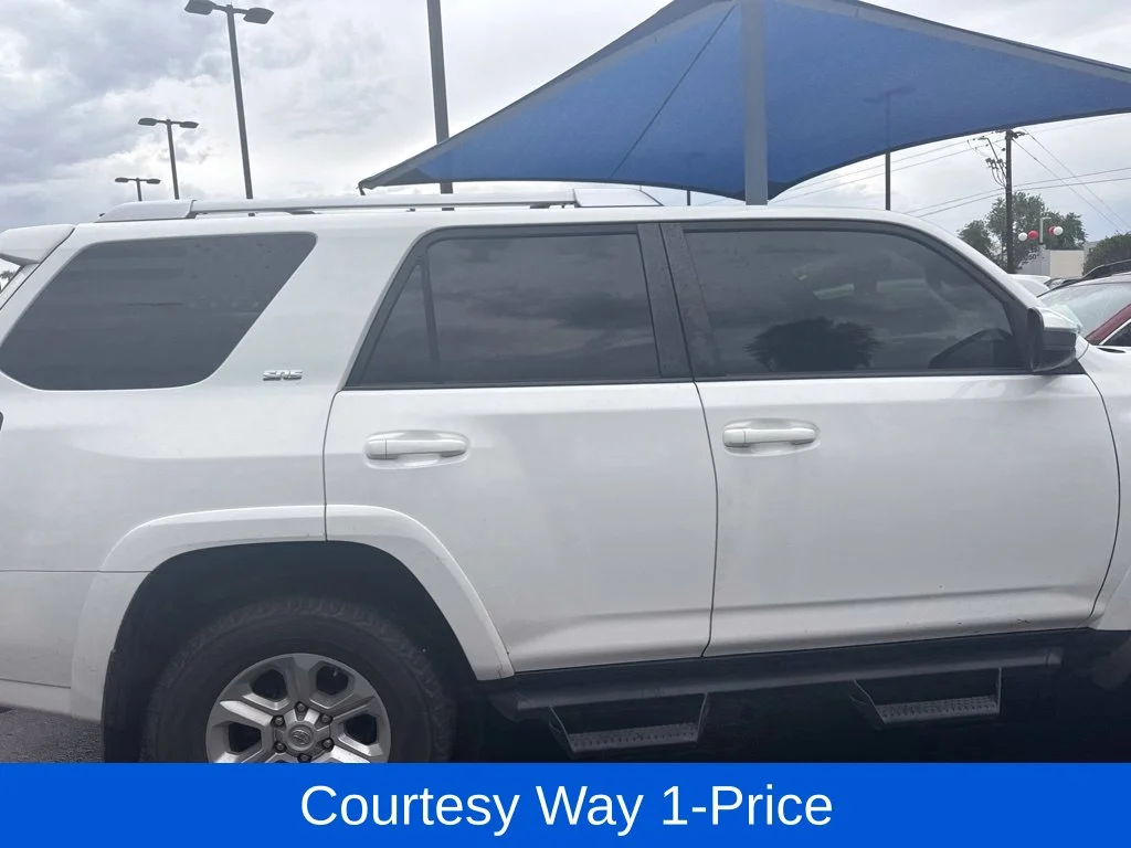 Used 2018 White Toyota SR5 image 8