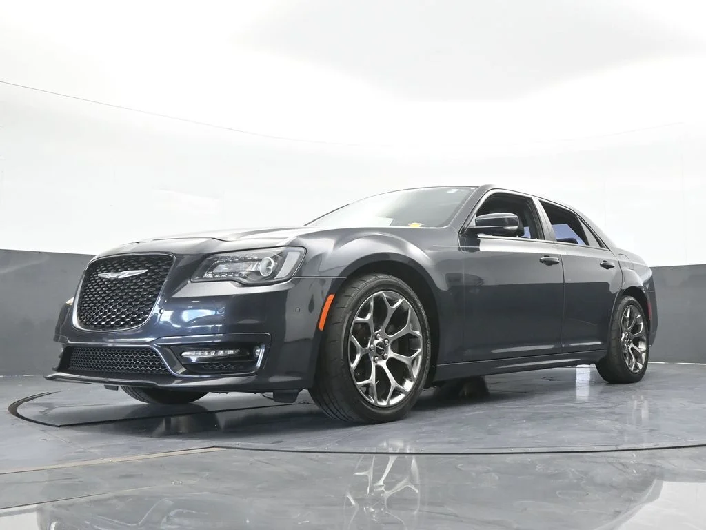 Used 2018 Maximum Steel Metallic Clearcoat Chrysler S image 56