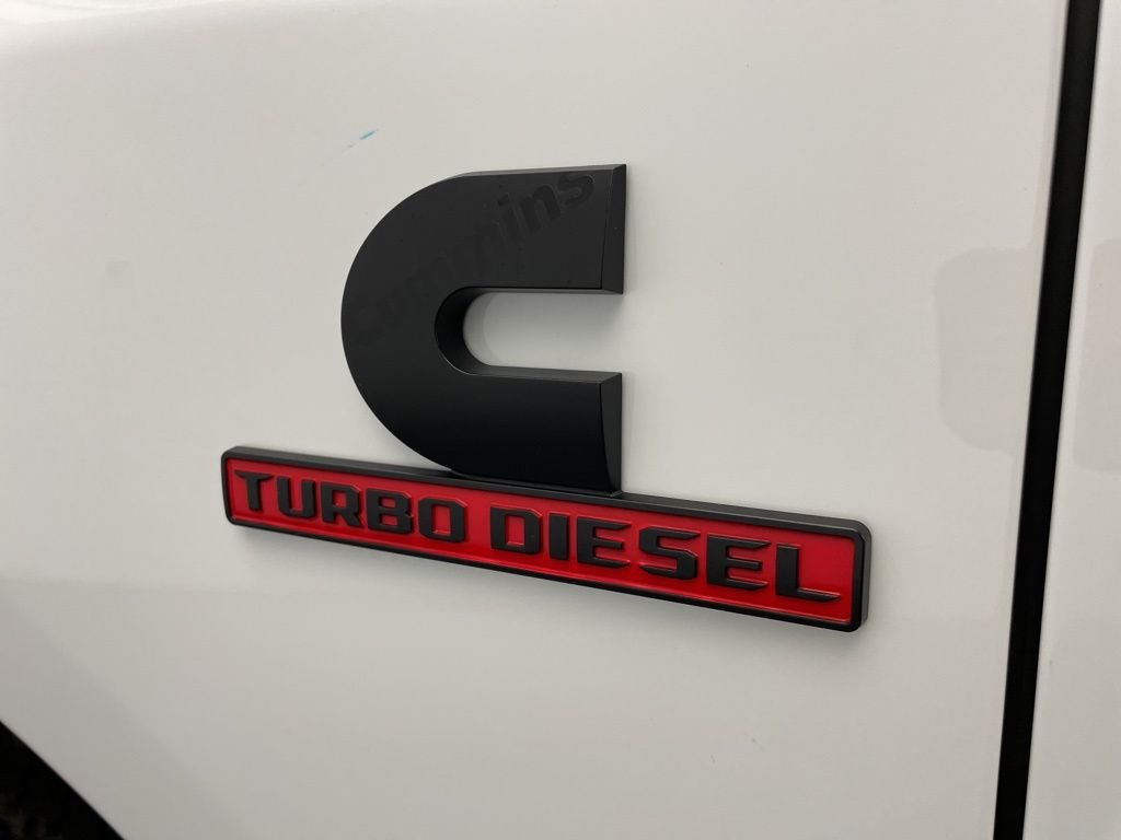 New 2026 Bright White Clear-Coat Exterior Paint RAM Laramie image 13