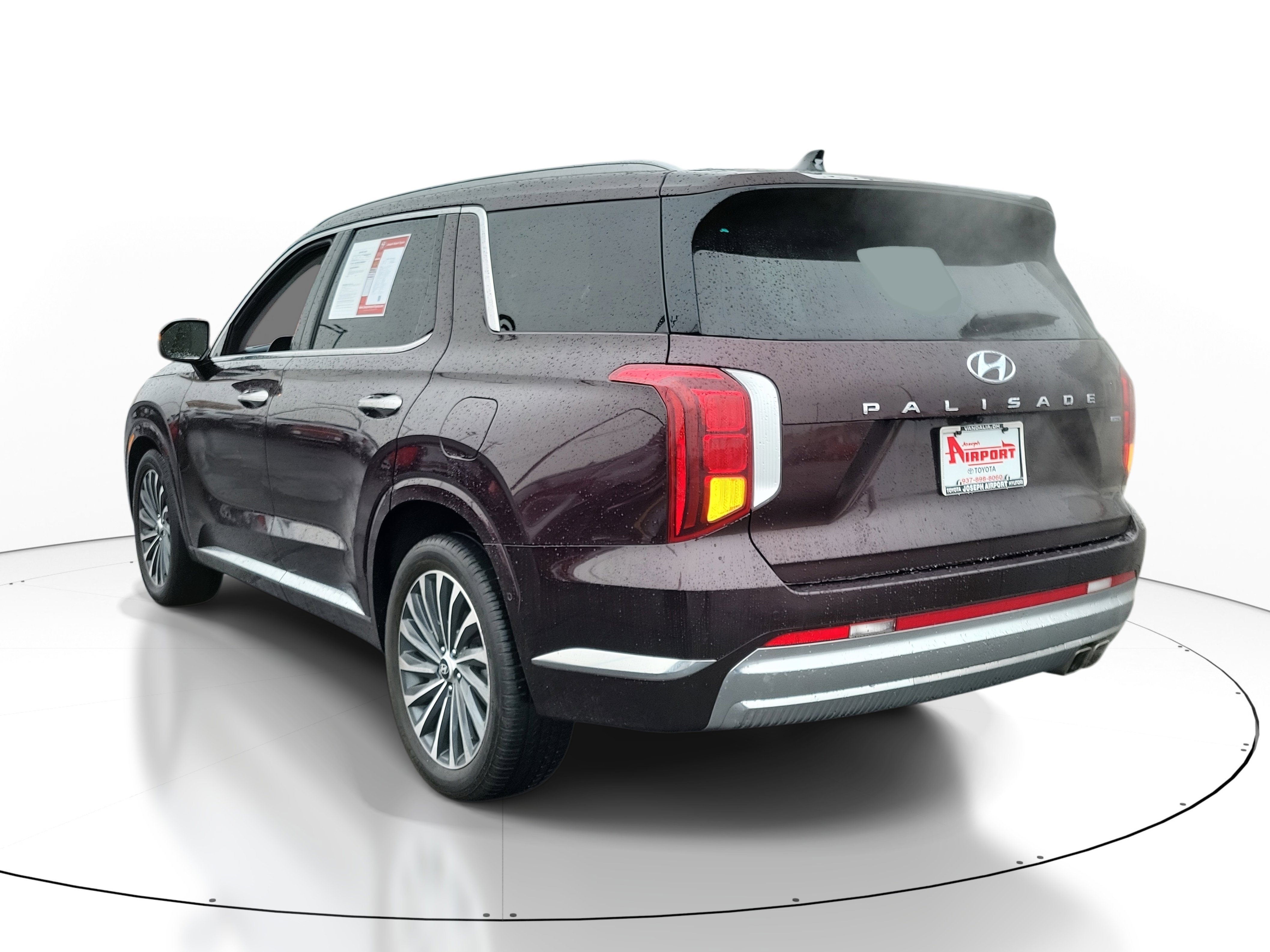Used 2024 Sierra Burgundy Hyundai Calligraphy image 3