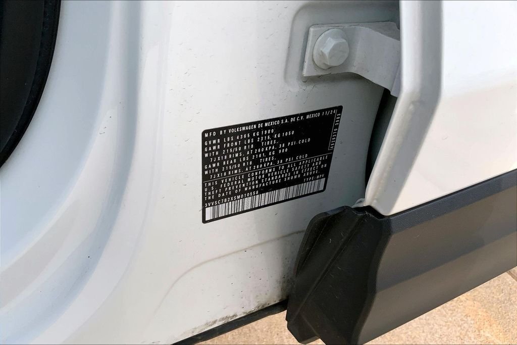 Certified Used 2025 Pure White Volkswagen 1.5T SE image 34