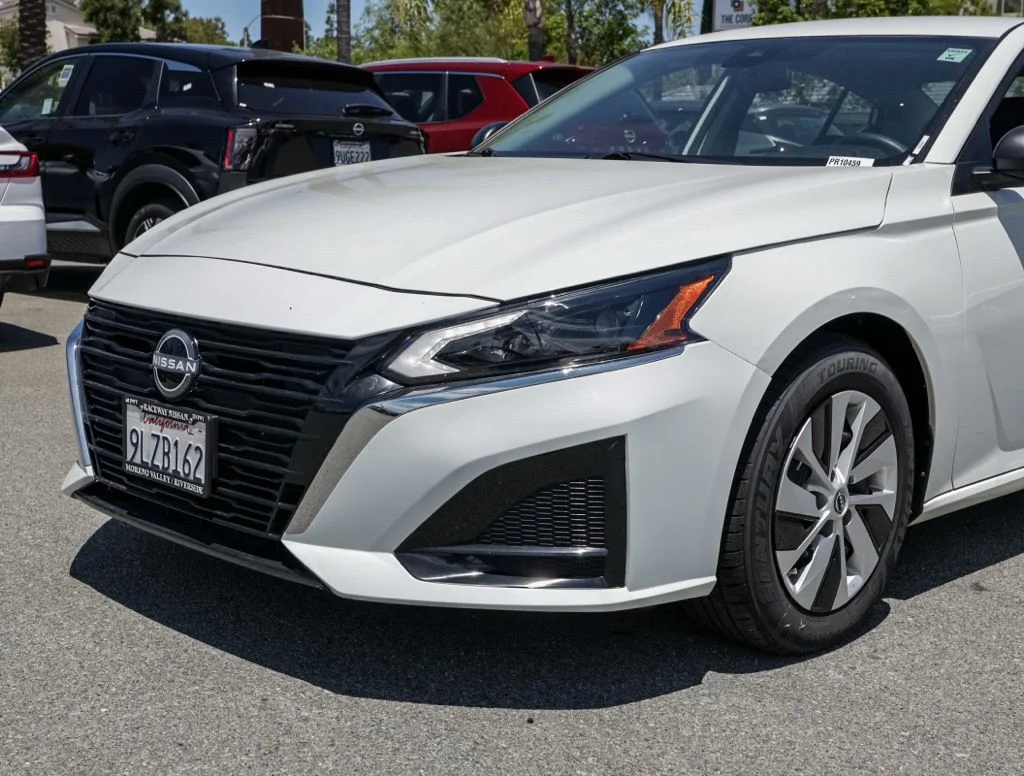 Used 2024 White Nissan 2.5 S image 9