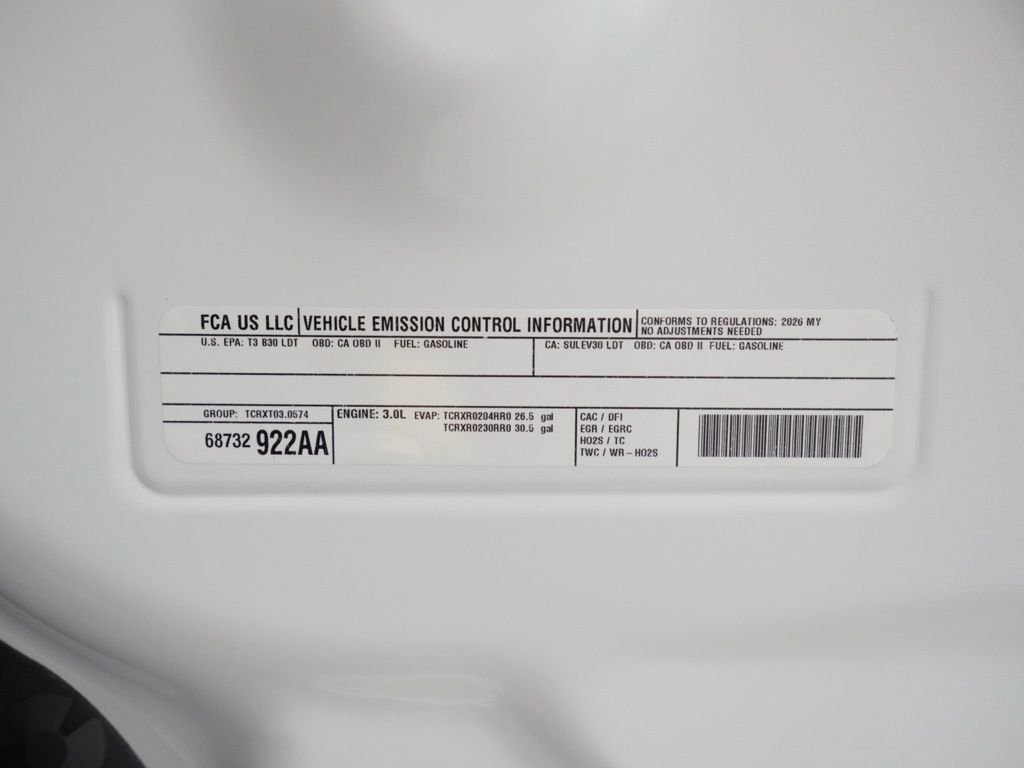 New 2026 Bright White Clear-Coat Exterior Paint Jeep Limited image 31