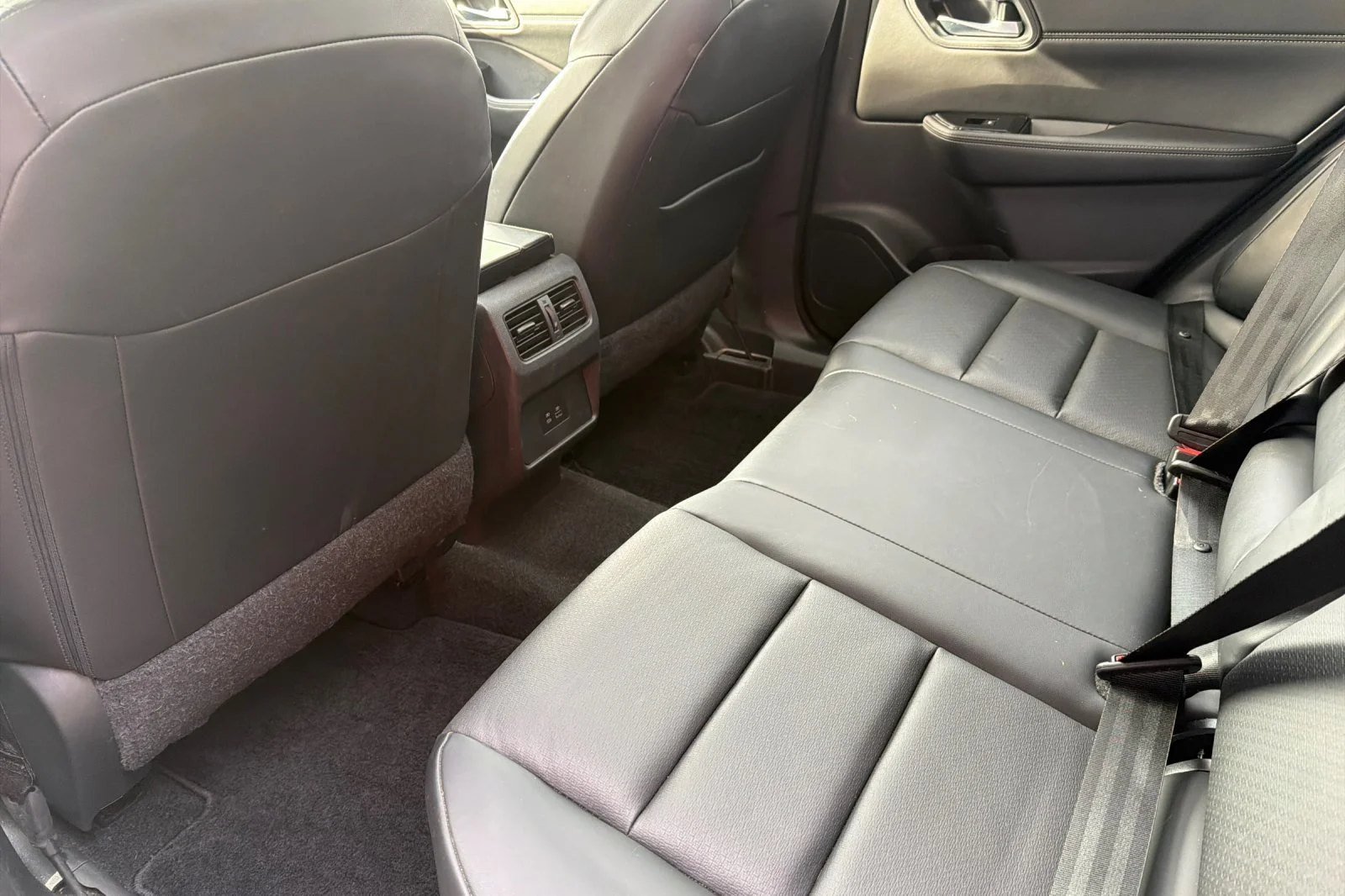 Used 2023 Pearl White Tricoat Nissan SV image 10