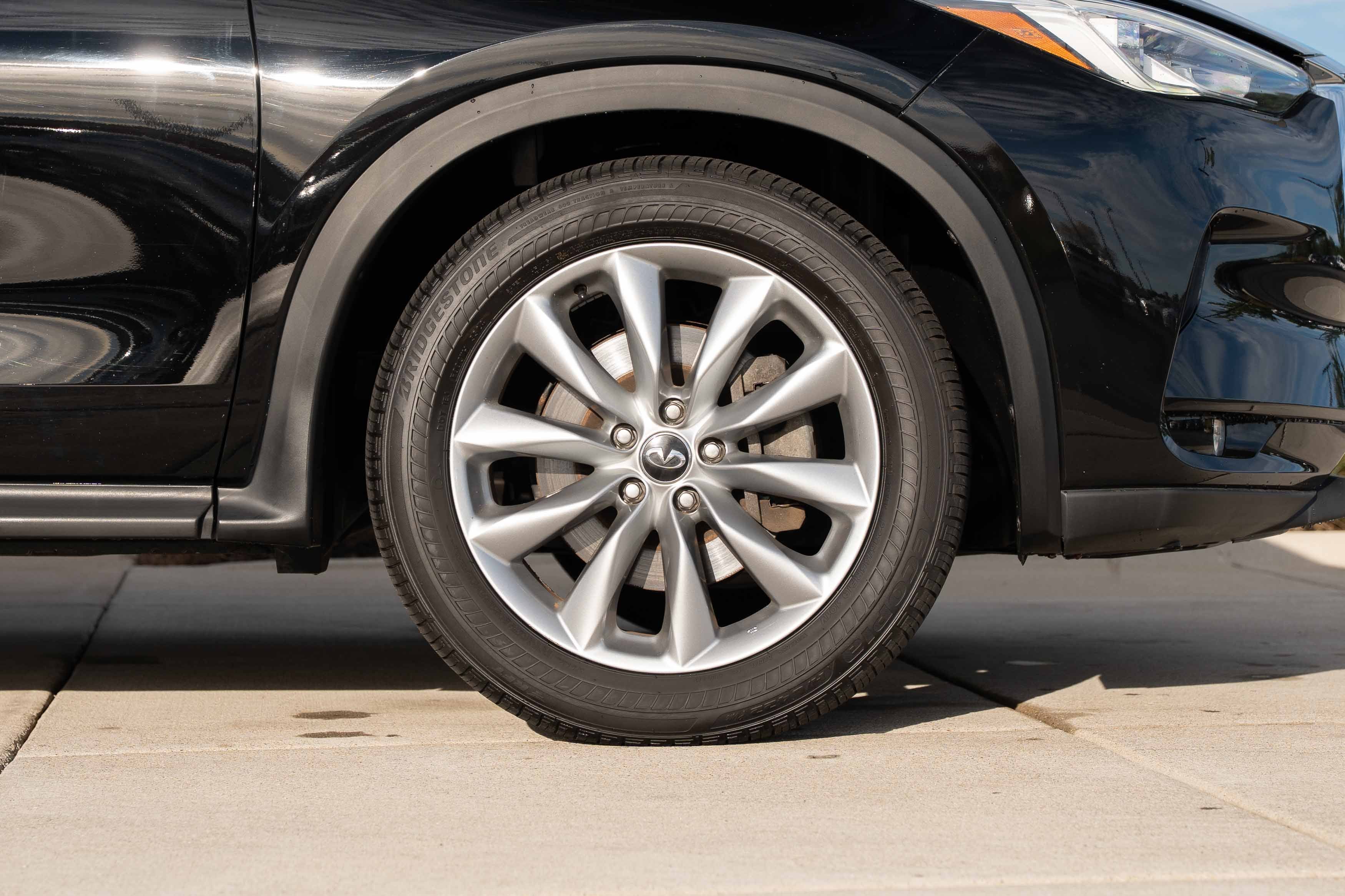 Used 2019 Black Obsidian INFINITI LUXE image 25