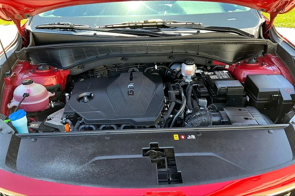 Certified Used 2022 Passion Red Tintcoat Kia LX image 27