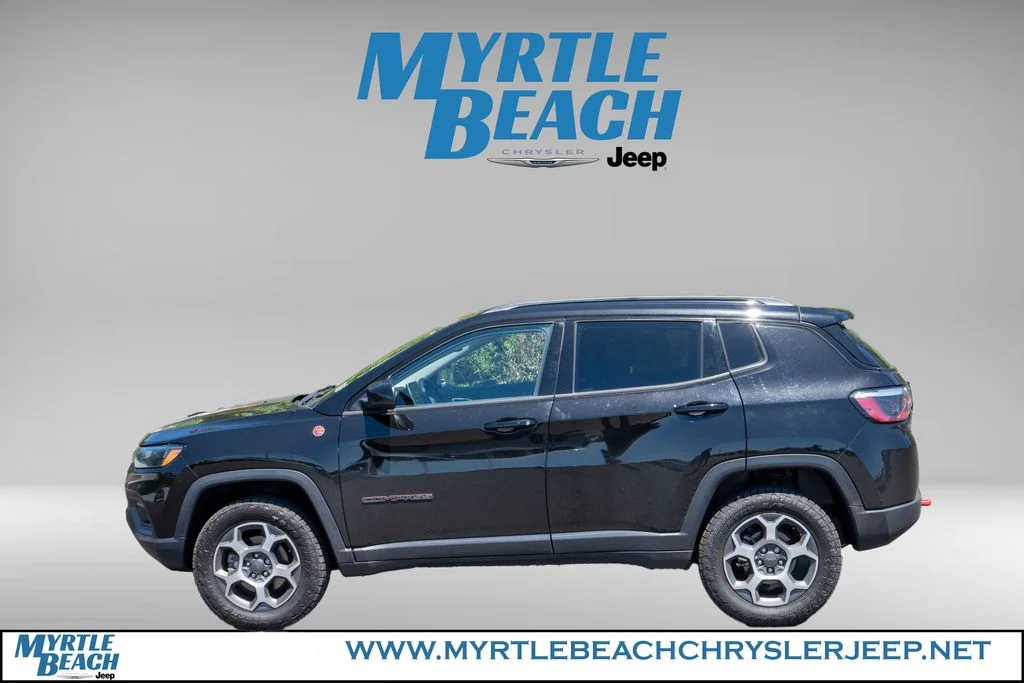 Certified Used 2022 Diamond Black Jeep Trailhawk image 3