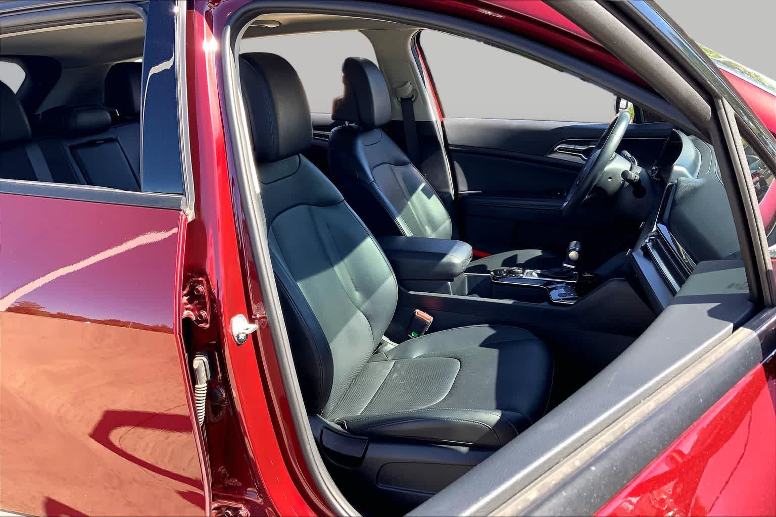 Used 2023 Dawning Red Kia SX image 9
