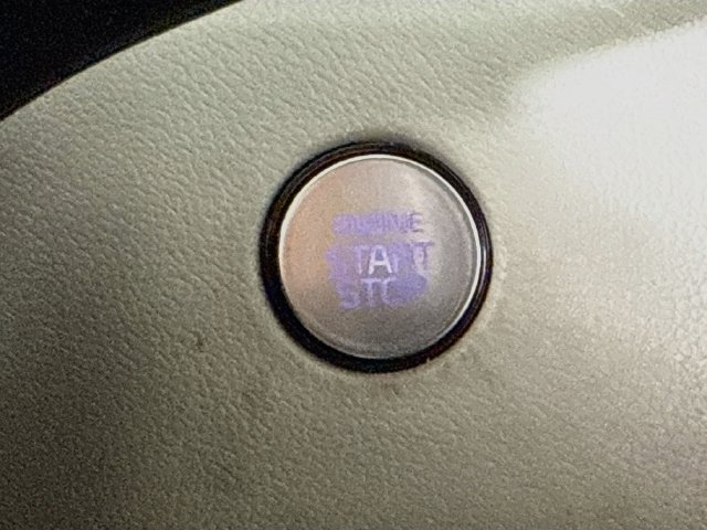Used 2023 Snow White Pearl Kia SX Prestige image 17