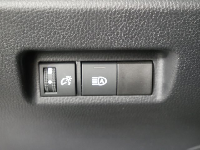Used 2024 Ice Cap Toyota LE image 26