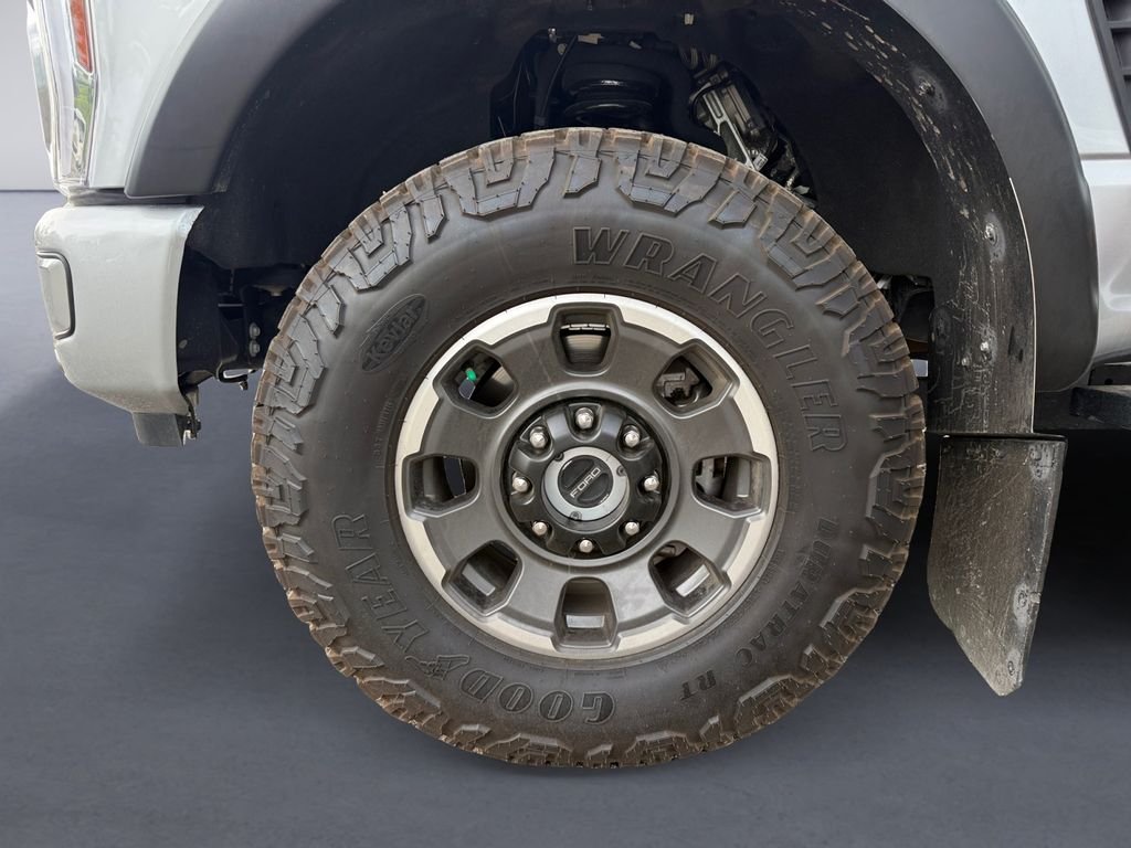 Used 2024 White Ford Platinum Tremor image 10