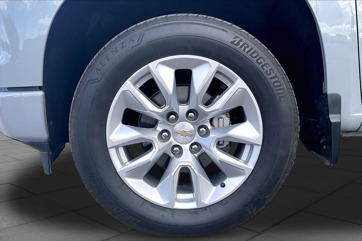 Used 2024 Slate Gray Metallic Chevrolet Custom image 11