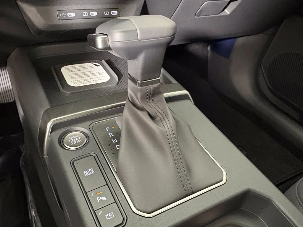 New 2027 Pale Gray Kia X-Line S image 34