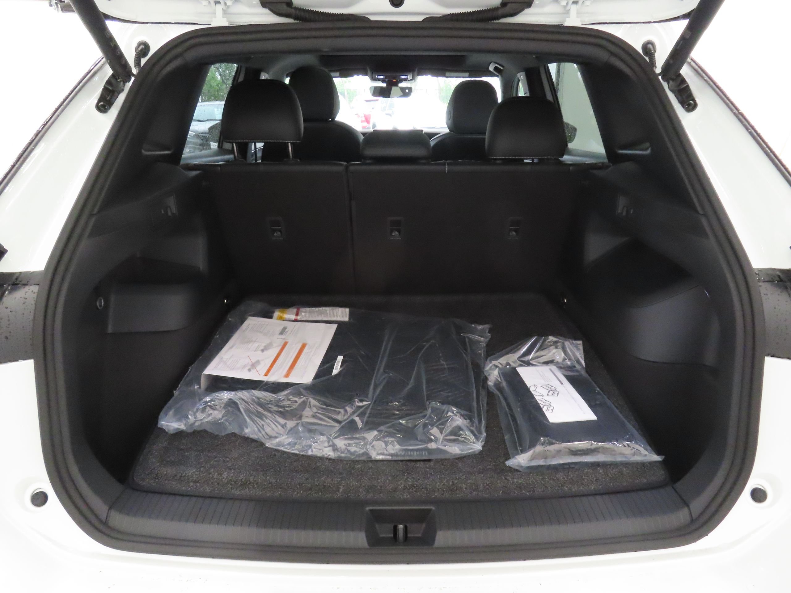 New 2026 White Volkswagen 2.0T SE R-Line Black image 23