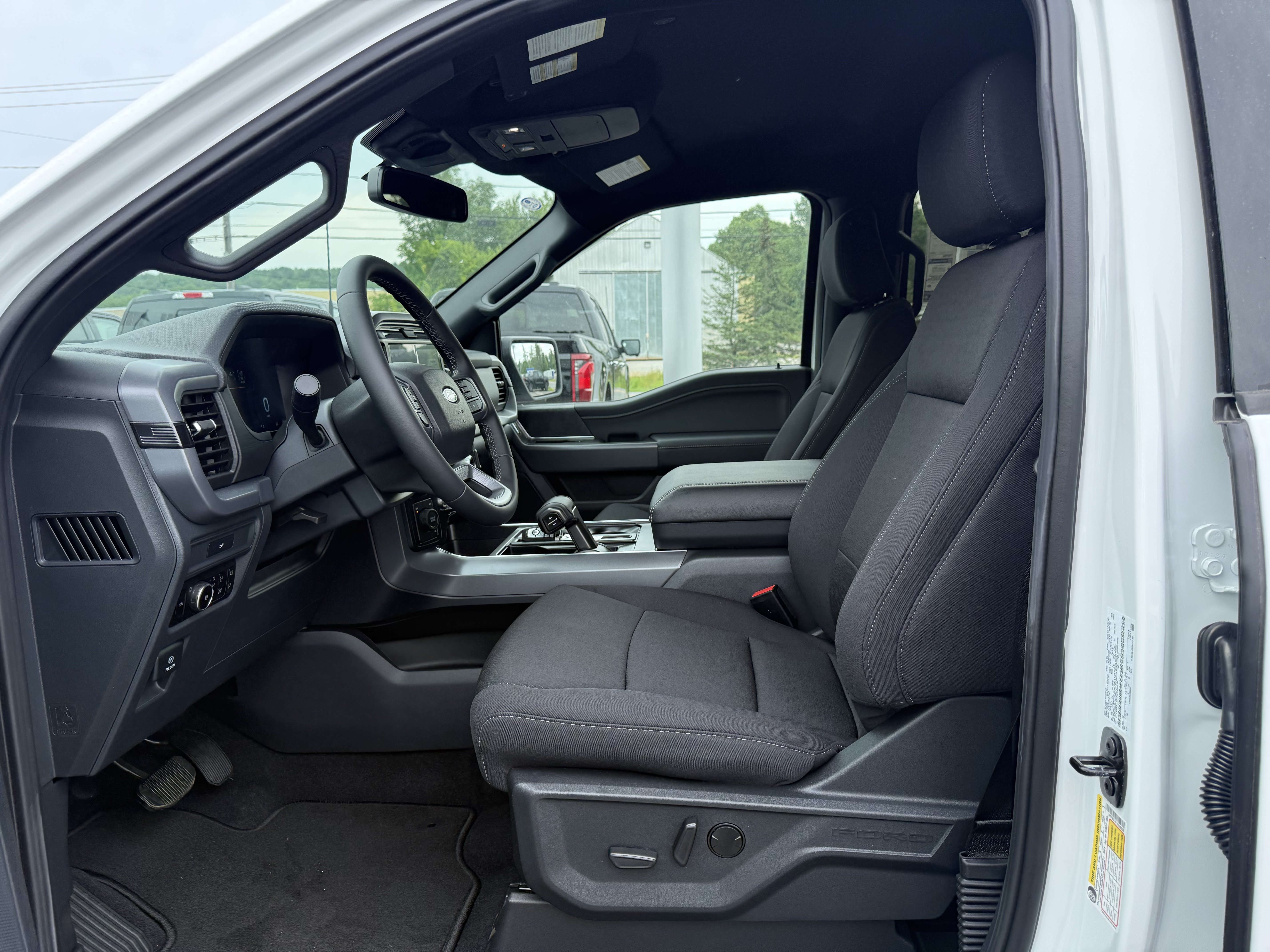 New 2026 Oxford White Ford XLT image 12