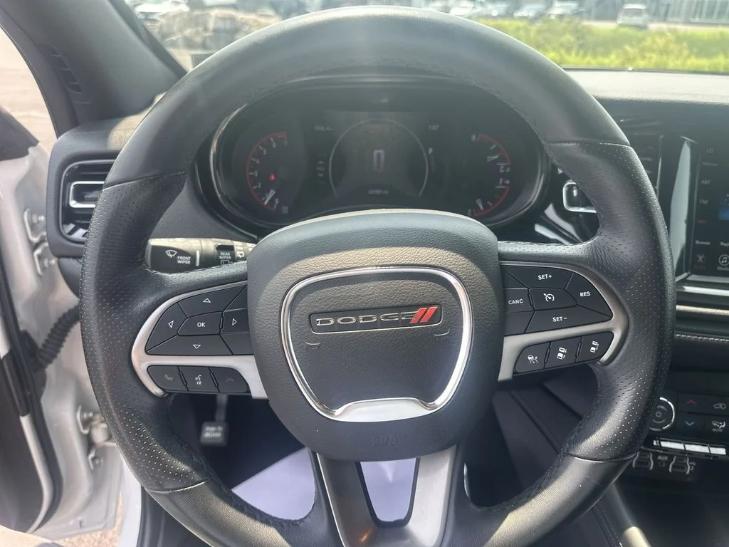 Used 2023 White Dodge SXT image 21