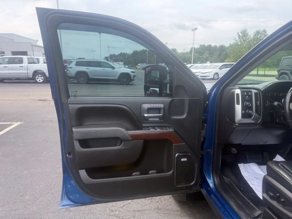 Used 2016 Blue GMC SLT image 11