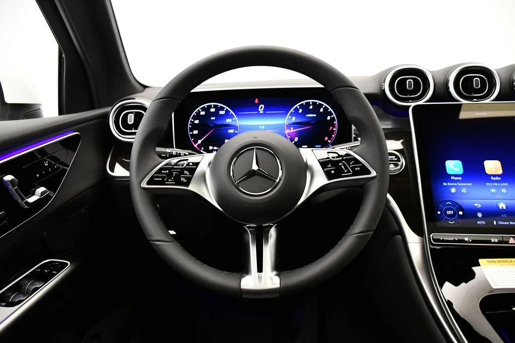 New 2026 Polar White Mercedes-Benz GLC 300 image 22
