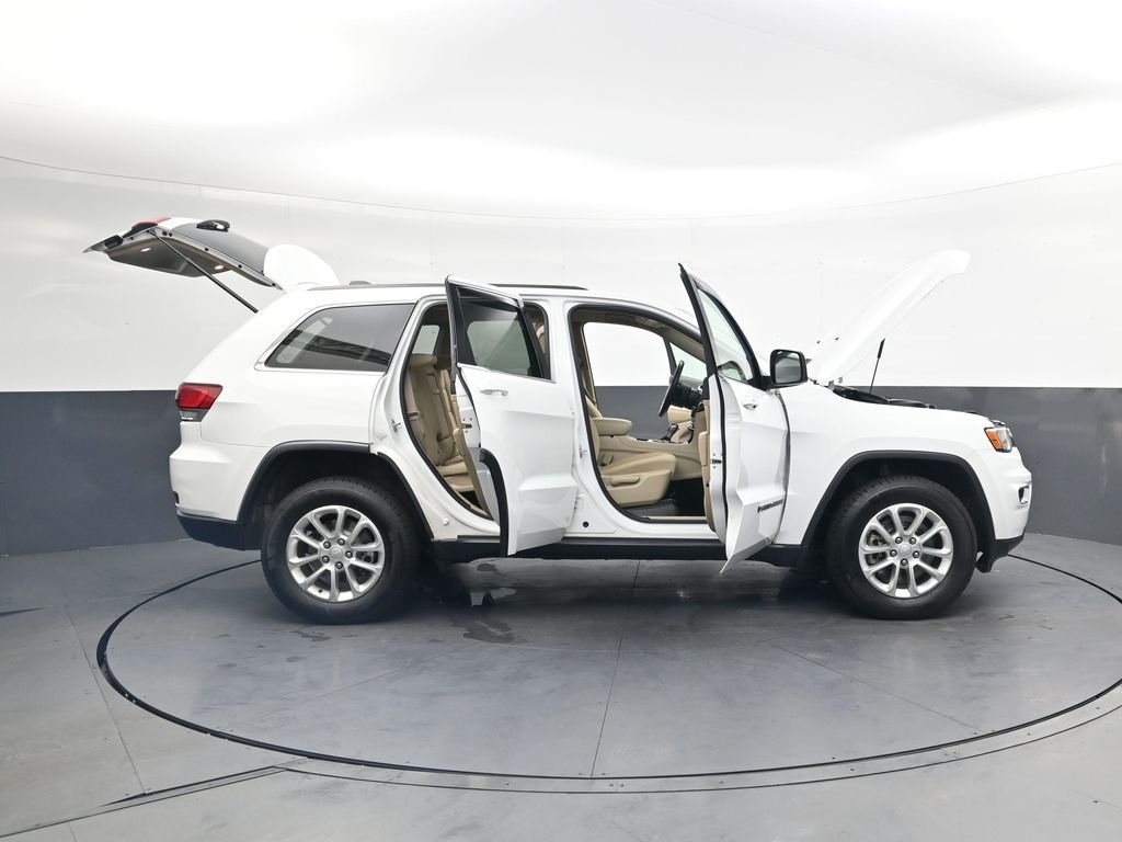 Used 2022 White Jeep Laredo E image 49