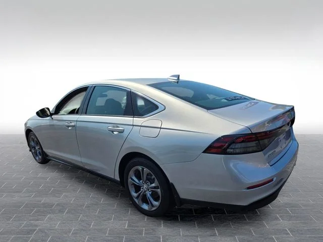 Used 2024 Silver Honda EX image 5