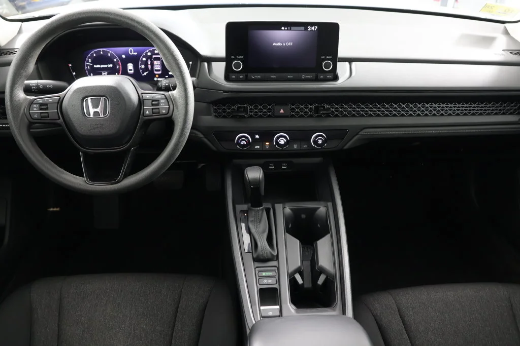 Used 2024 Platinum White Pearl Honda LX image 2