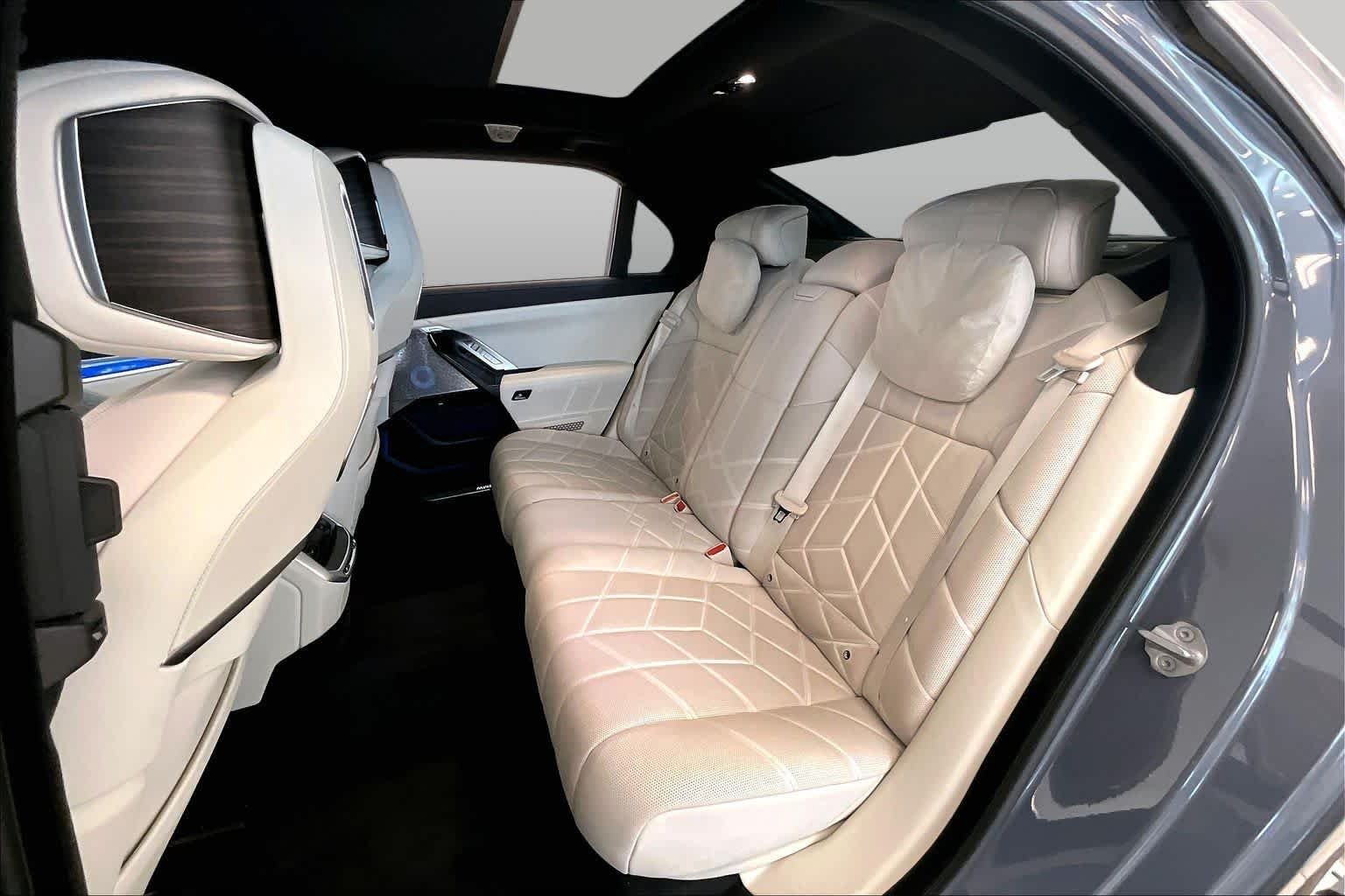 Used 2024 Sparkling Copper Metallic BMW xDrive60 image 18