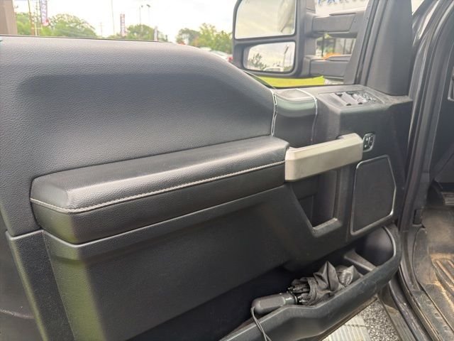 Used 2017 Magnetic Ford Lariat image 27