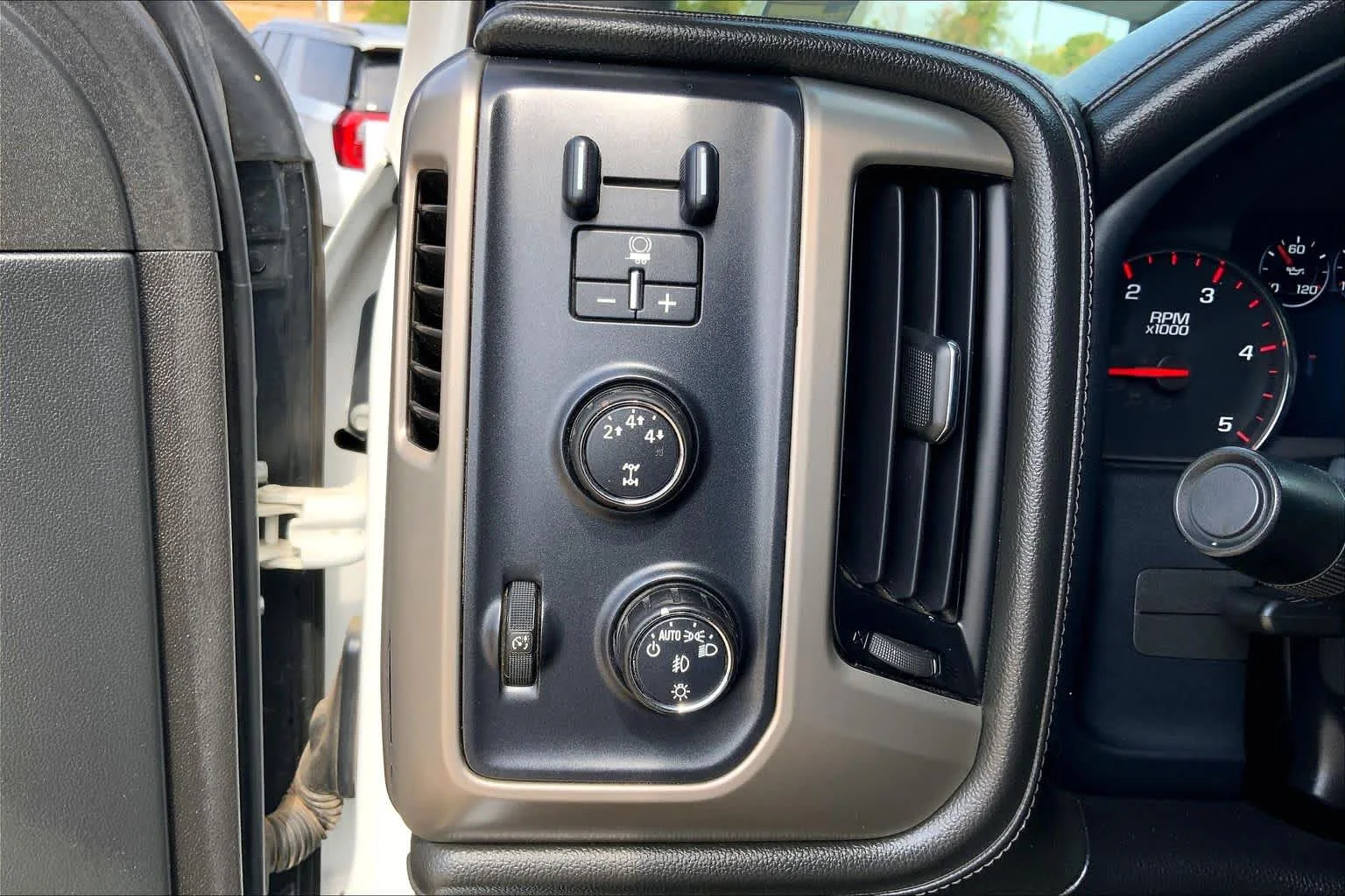 Used 2016 Summit White GMC Denali image 32