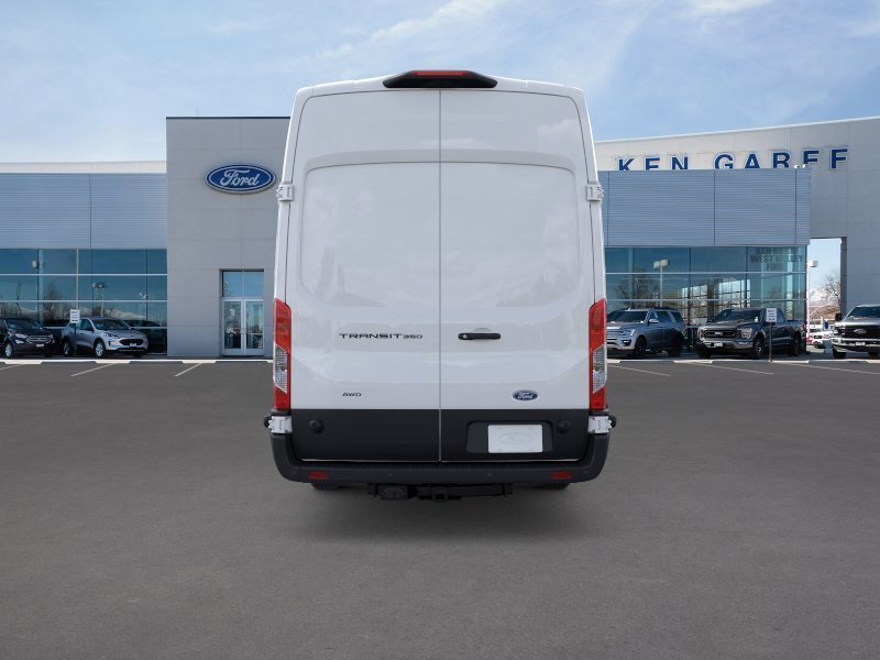 New 2026 Oxford White Ford Base image 5