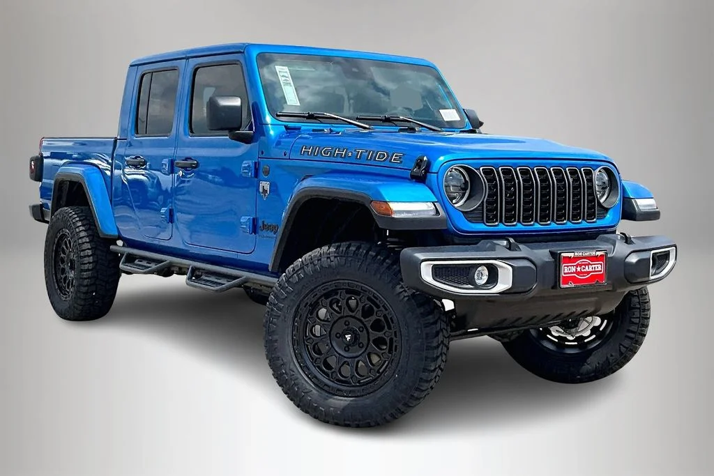New 2025 Hydro Blue Pearl-Coat Exterior Paint Jeep High Tide image 1