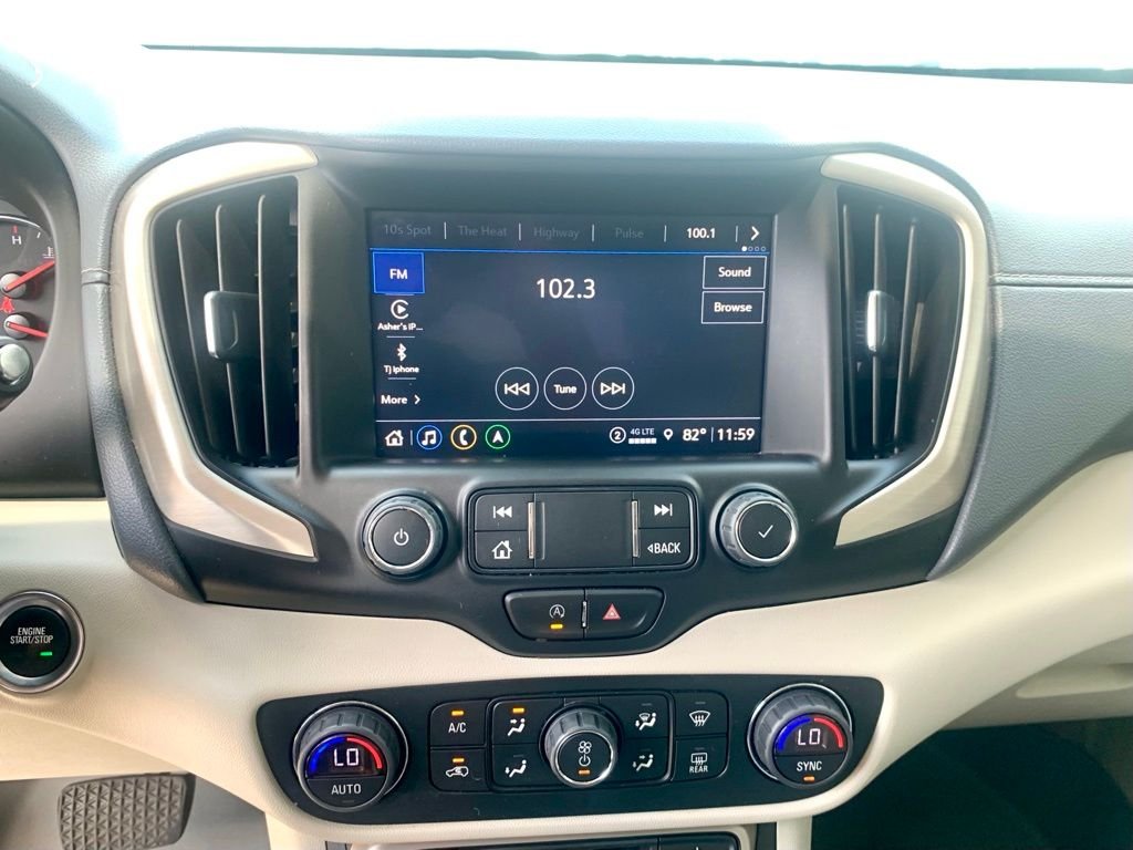 Used 2022 White GMC Denali image 17
