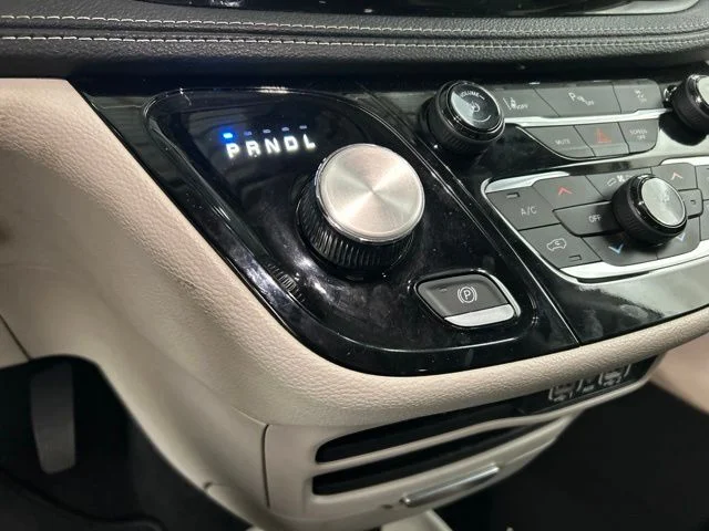 Used 2023 White Chrysler Touring L image 11