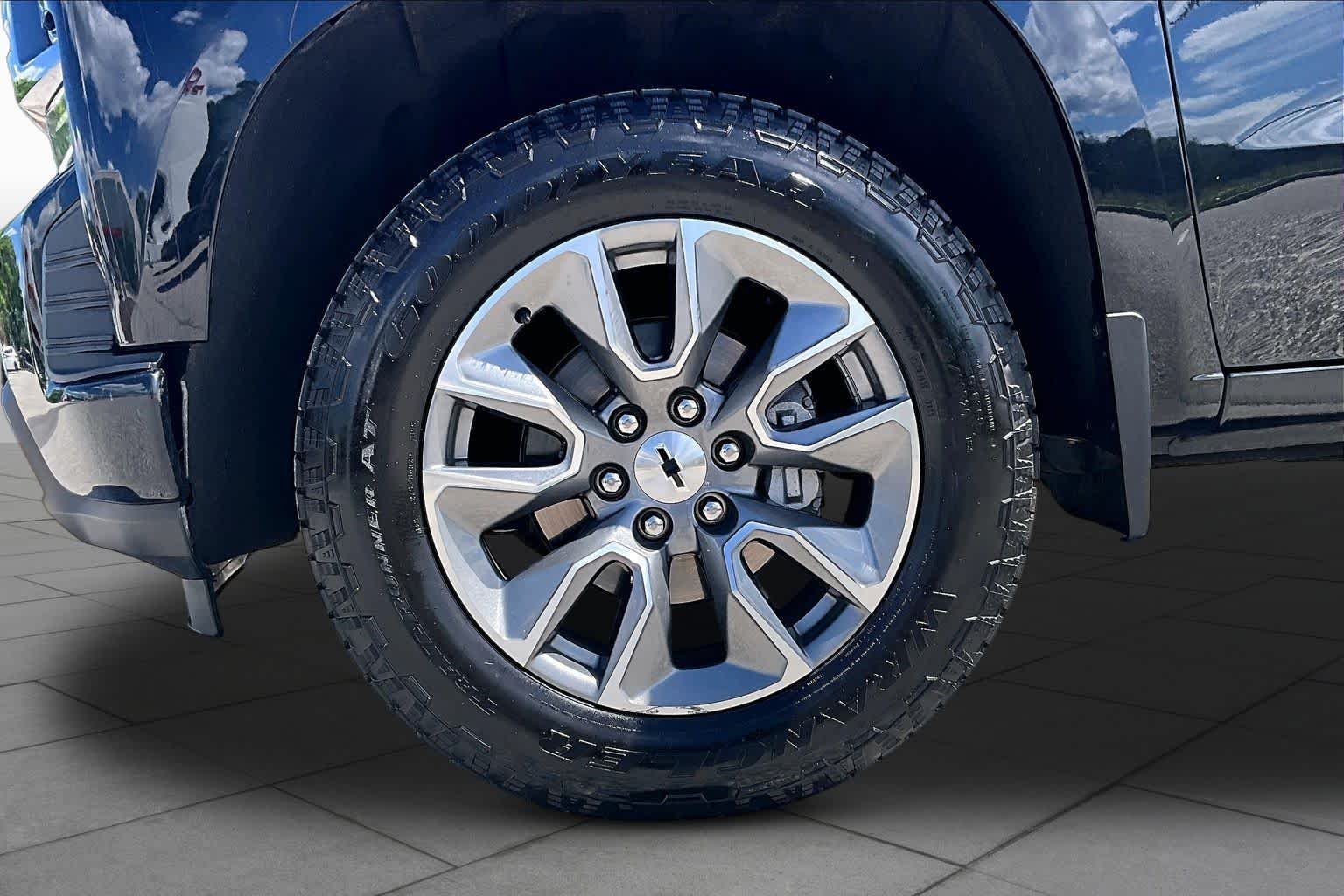 Used 2020 Black Chevrolet RST image 11