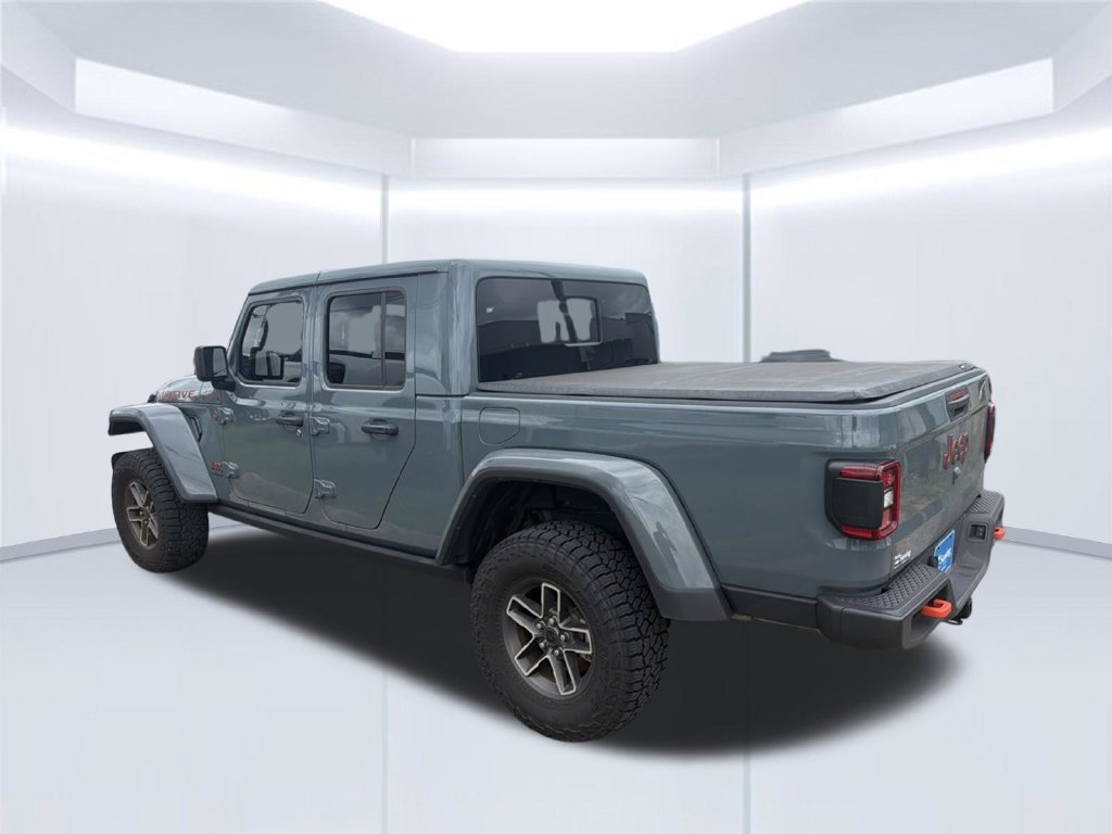 Used 2025 Gray Jeep Mojave image 14