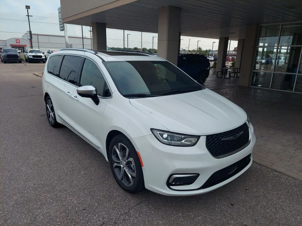 New 2026 Bright White Clear-Coat Exterior Paint Chrysler Pinnacle image 1